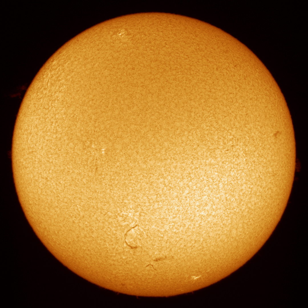 LUNT LS50THa/B600PT H-alpha solar telescope